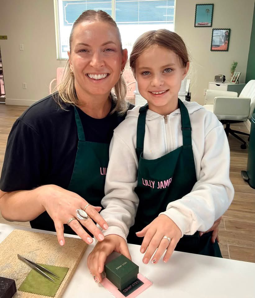 LillyJamesX's tweet photo. Little hands, big creativity. 

This sweet mother-daughter duo spent some special time together making their own rings at Lilly James, and this young lady absolutely impressed me!

She jumped right in, got creative, and did such an amazing job making a ring that was completely her own. I love seeing young makers feel proud of something they created from start to finish.

She definitely has an eye for ring making! 💚
