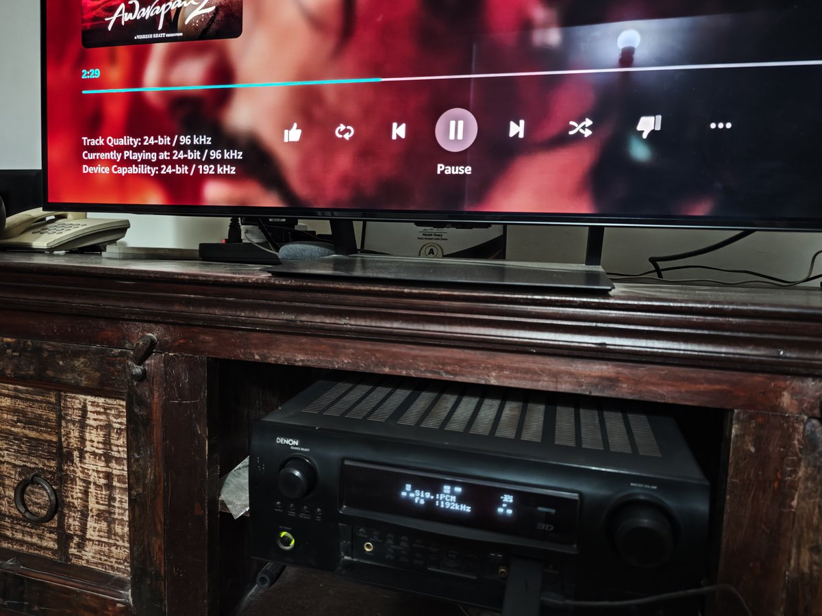 Prraanshu's tweet photo. @SamsungIndia When connecting directly with AVR, get 192kHz sampling rate. How to fix this through S90C TV? Tried everything on TV and Fire TV 4k Max (including Amazon Music App).

Also, Panel has couple of places where the anti reflection film has peeled off! @jagograhakjago @BandBajaateRaho https://t.co/bDlVFxOayt