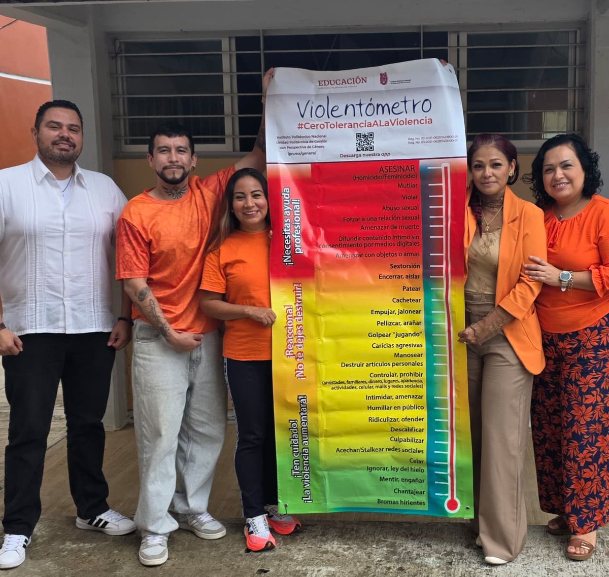 normal_ensv's tweet photo. En el Día Naranja, el Departamento de Servicios de Apoyo a la Comunidad, a través del Área de Enlace de Género, realizó un recorrido por la ENSV con el Violentómetro para reflexionar sobre las conductas que no debemos normalizar y la importancia de tratarnos siempre con respeto. https://t.co/ff5MKUogG1