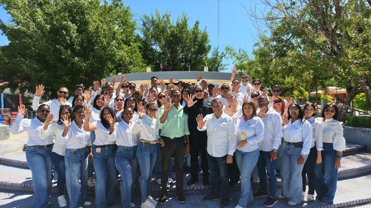 DIAC_RD's tweet photo. RECORRIDO HISTÓRICO POR LA FRONTERA con estudiantes de Relaciones Internacionales y Diplomacia de diversas universidades, integrantes de la organización DIPLOMACIA EN ACCIÓN RD (DIAC-RD). @DIAC_RD @ElicFernandez @MarcosDominiciB #DiplomaciaProactica #DiacRD https://t.co/odbJ50NcIw