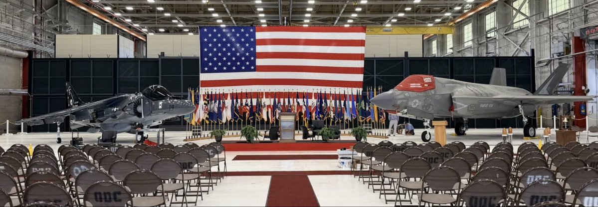 USMarines73's tweet photo. USMC aviation on display for a Change of Command! 🇺🇸 #usmc #av8b #f35b https://t.co/CapgLAqdko