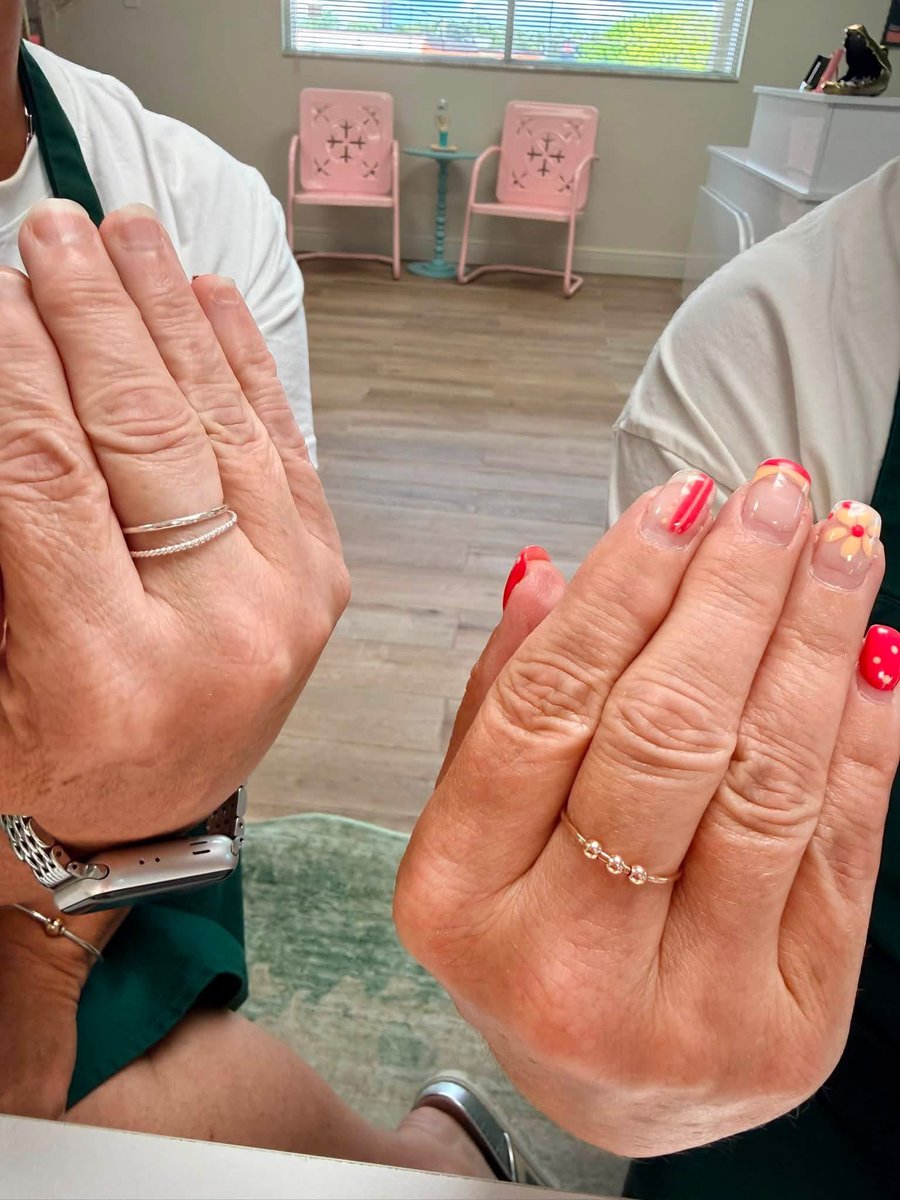 LillyJamesX's tweet photo. Sisters, sunshine, and the best kind of conversation.

These sisters came from Georgia and Missouri to Florida to visit their dad and spent part of their trip making rings together. 

We had such a fun morning talking about everything from crafting to Big Brother to Mahjong and plenty in between. They made beautiful rings, we shared lots of laughs, and the whole morning was just plain fun.

So if you’re looking for something unique to do while visiting Florida, come make a ring and a memory at Lilly James. 💚✨