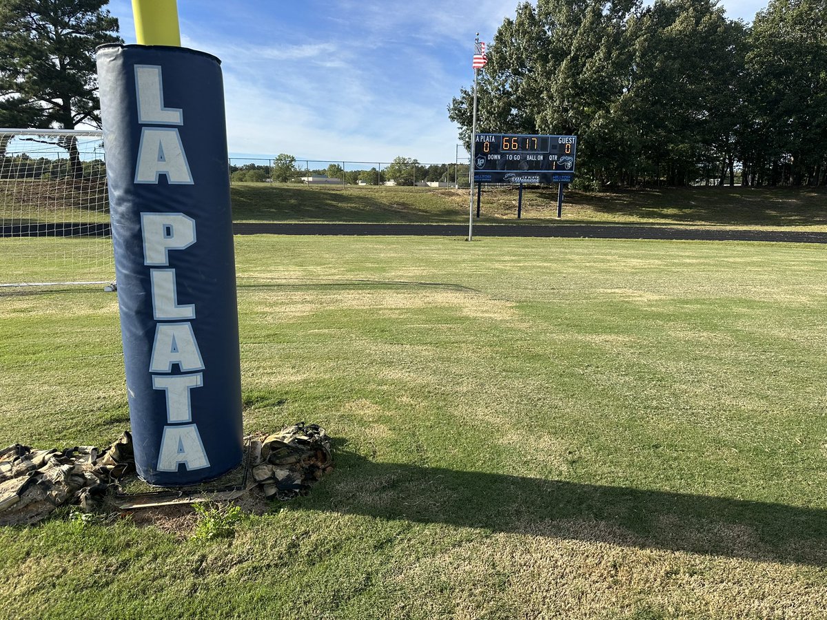 CalvertFootball's tweet photo. We’ve arrived for Week 4. GO CALVERT! #playingfor3 #DASHON #1heart1beat1soul https://t.co/qme5bH1mDU