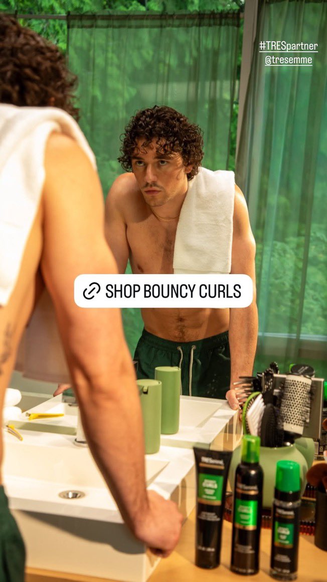 babybelcameli's tweet photo. Hot curl summer but make it the first week of fall 🍂🍁🍃 https://t.co/UaAYQQiOhY