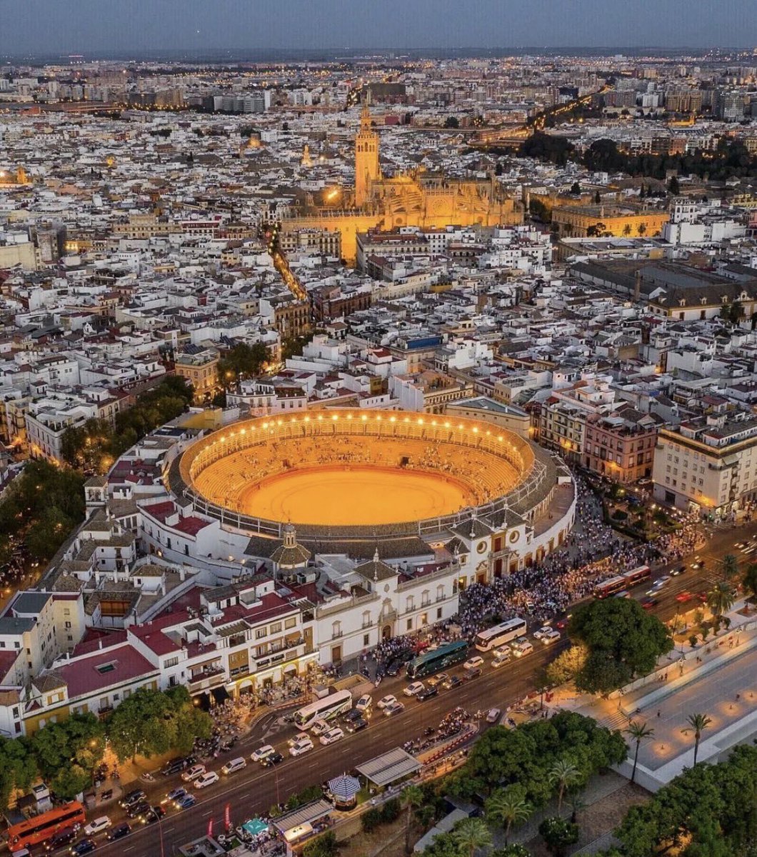 juanbustos5's tweet photo. Existe un lugar en el mundo…
#Sevilla https://t.co/QkW5jf7Ib4