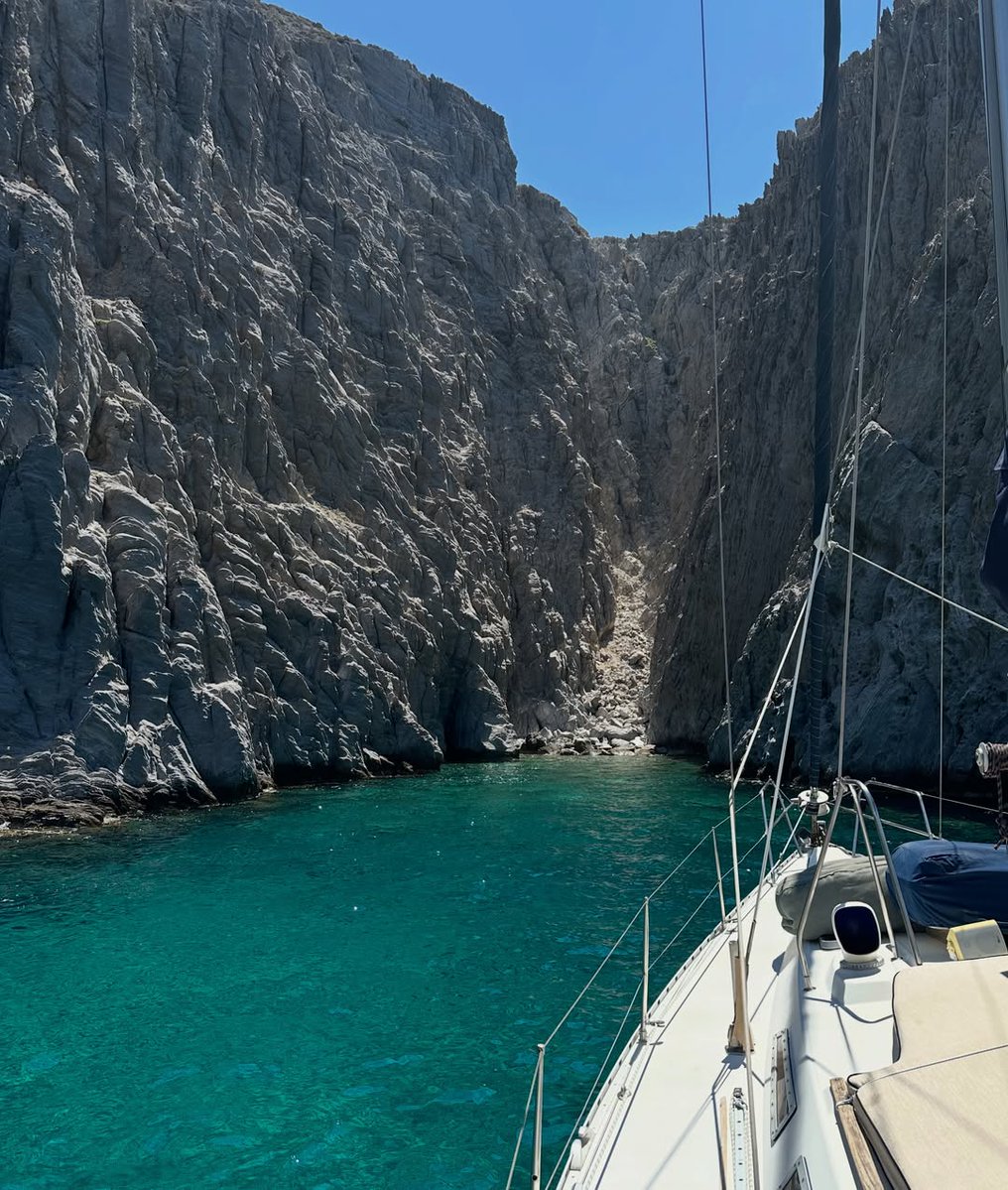 diego_r_pctb's tweet photo. I’ll miss everything about Paros except for the cat that bit me https://t.co/ZIPFbFOs9B