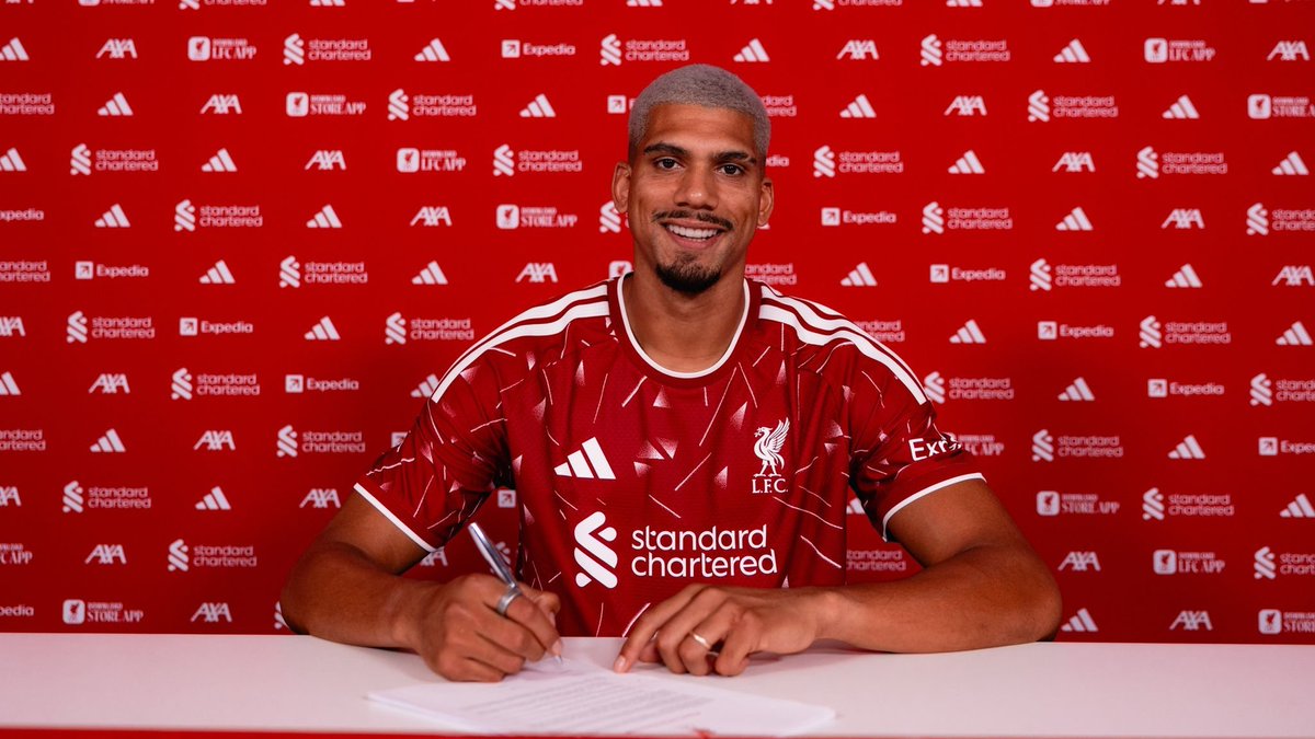 BarcaScope8r's tweet photo. 🚨 NEW: Liverpool are considering signing Ronald Araújo permanently. 🔴

They already have a €55M non-mandatory purchase option.

— @mundodeportivo https://t.co/ZqPAe8zyFW