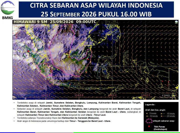 InFebriyan128's tweet photo. Pergerakan kabut asap dari Kalimantan hari ini terpantau mengarah ke selatan menuju Pulau Jawa, khususnya wilayah Jawa Timur. Sebagian Laut Jawa sudah mulai tertutup asap. 

Jika arah pergerakan asap konsisten, ada kemungkinan langit Surabaya akan tampak sedikit berasap pada besok siang dan semakin terlihat pekat di sore
 
🎥 oom.akbar