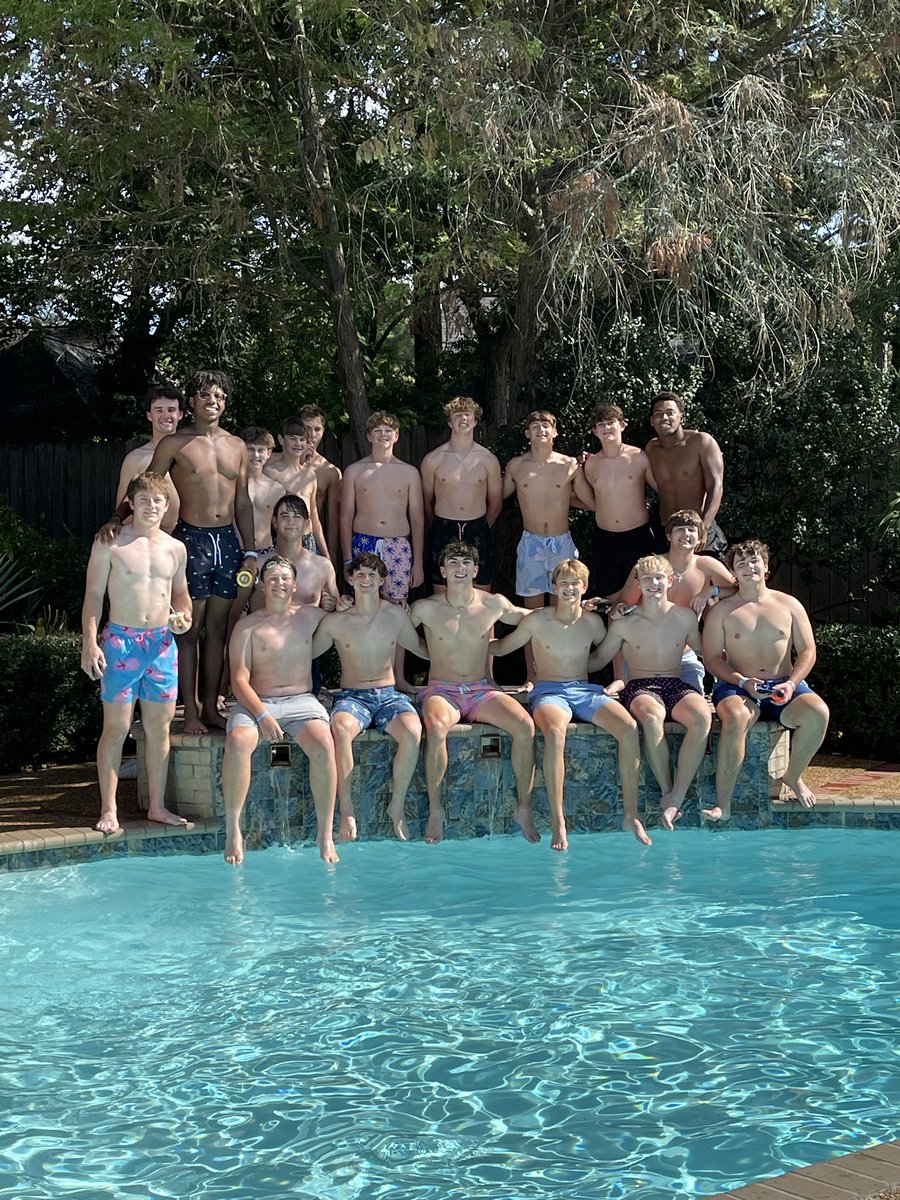 JAraiderBSB's tweet photo. Tough Friday 5…pool party!

WeAreJA https://t.co/7BTxJXfozd