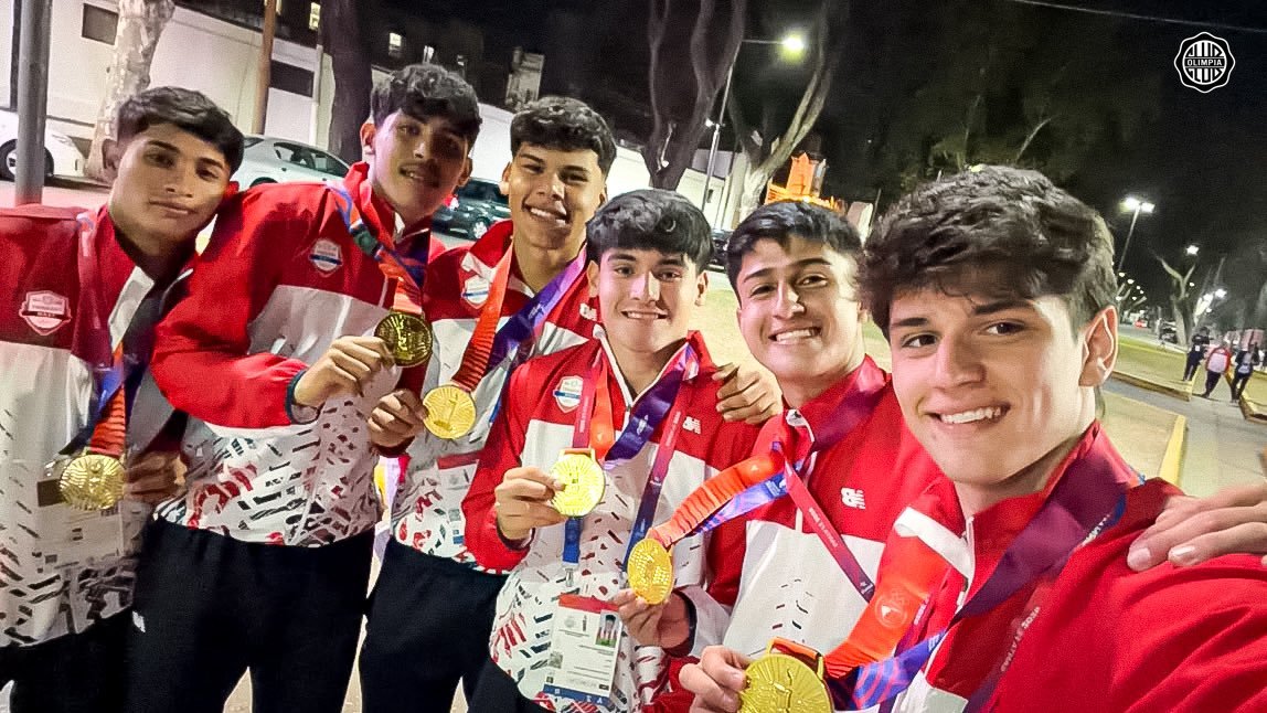 franjeado's tweet photo. OLIMPISTAS DE ORO! 🥇 
Nuestros representantes de la Selección Paraguaya vuelven a casa como campeones sudamericanos https://t.co/DKU0XBC3jX