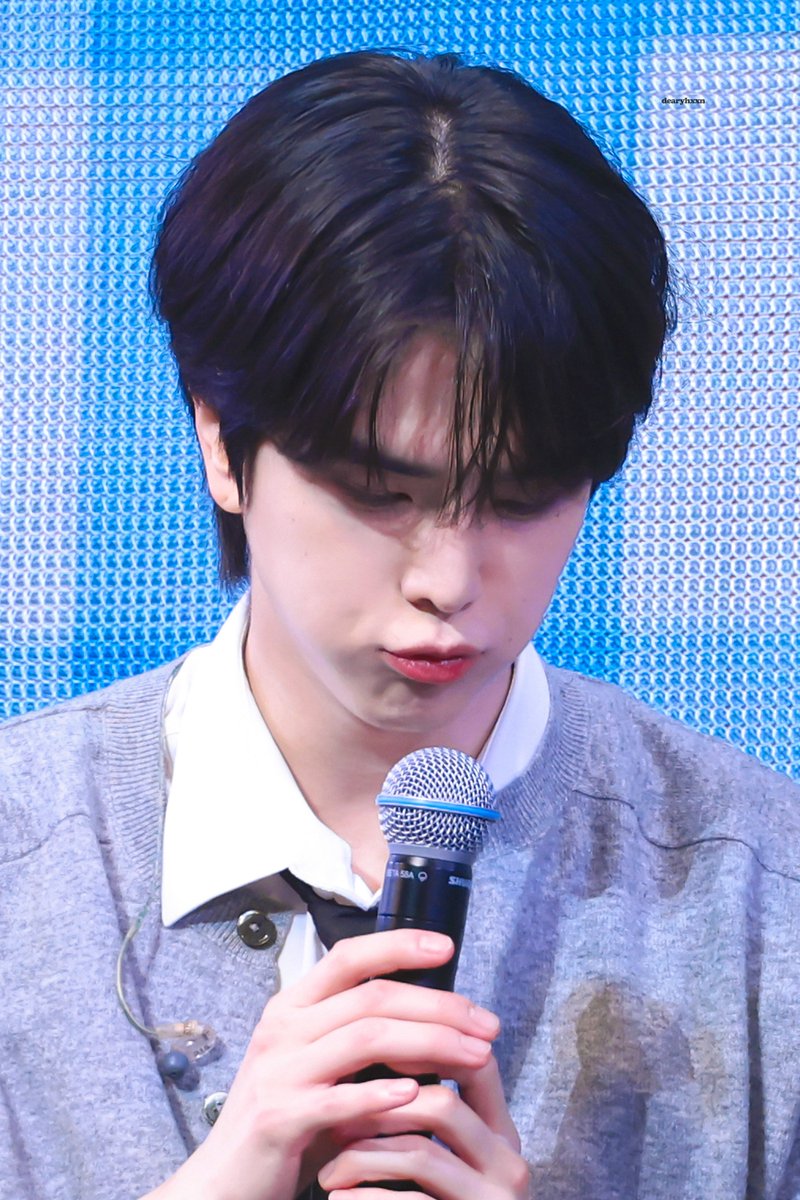 dearyhxxn's tweet photo. 260921 #더보이즈 #영훈 #YOUNGHOON 
현재 쿠키먹는데 표정 동기화된거 ㄱㅇㅇ https://t.co/Y56dgd1ttR
