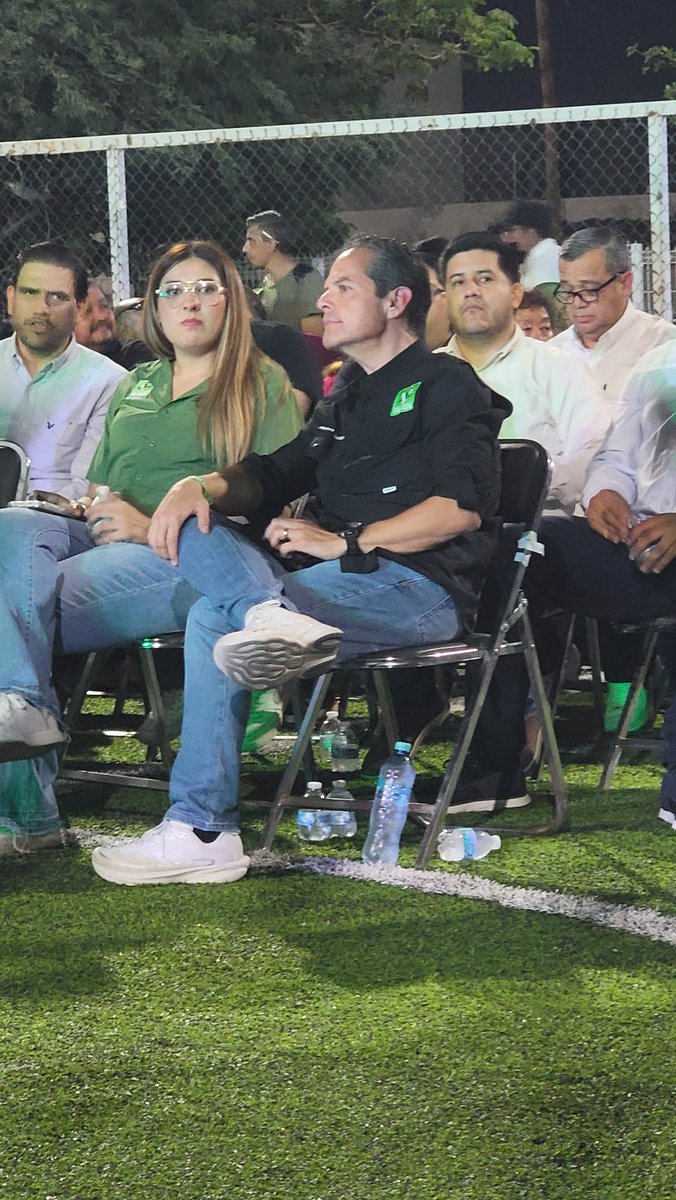 fjespriella's tweet photo. La plana mayor del partido verde no podía faltar: @karlasyanez y @MaloroAcosta en el informe de @DavidFigueroaO https://t.co/e9Ghh8jMuj