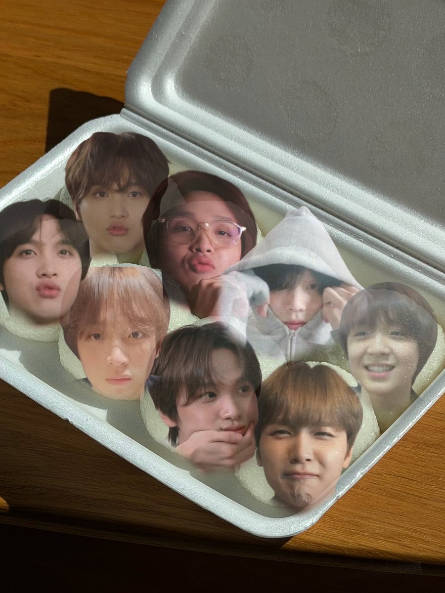 hcxh_6's tweet photo. 어떻게 먹어도 자기 같은 거 먹지 
너무 쫀득말랑 해쬬니 잖아...~🤤
쫀득말랑 해쬬니 볼따구, 입술 8개 https://t.co/qVjL1NHLDx