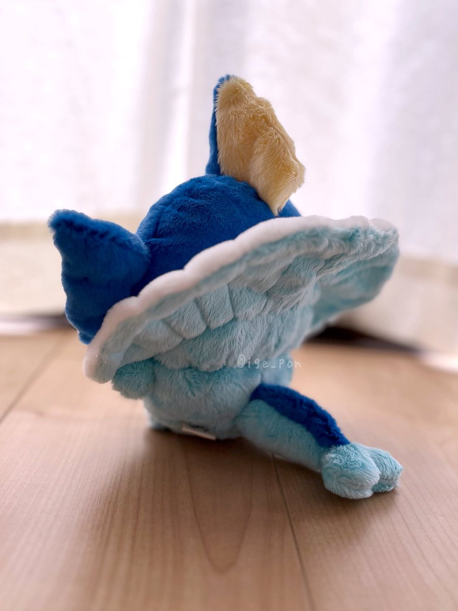 ige_pon's tweet photo. ちいかわ風のシャワーズぬいぐるみつくりました🧜🐠
自作型紙によるファンアートです«\(*´ω`*)/»

これでブイズが全員そろいました«\(*´ω`*)/»🌟🌟展示会でみんな並べます(*´◒`*)✨
#ポケモン手芸部 #pokemonfanart https://t.co/msZIknLySm