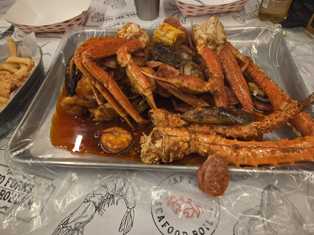 Geeez_txt's tweet photo. 🐰멤버들이랑 먹고 왔어
🐰맛있구만 맛있어
🐰들었을지 모르겠지만 아쉽게도 내일 공연이 취소됐어
🐰이건 예측할 수도, 피할 수도 없는 상황이었던지라...
🐰그냥 다들 아무 피해 없길 바라 https://t.co/xtJO5JFbSQ