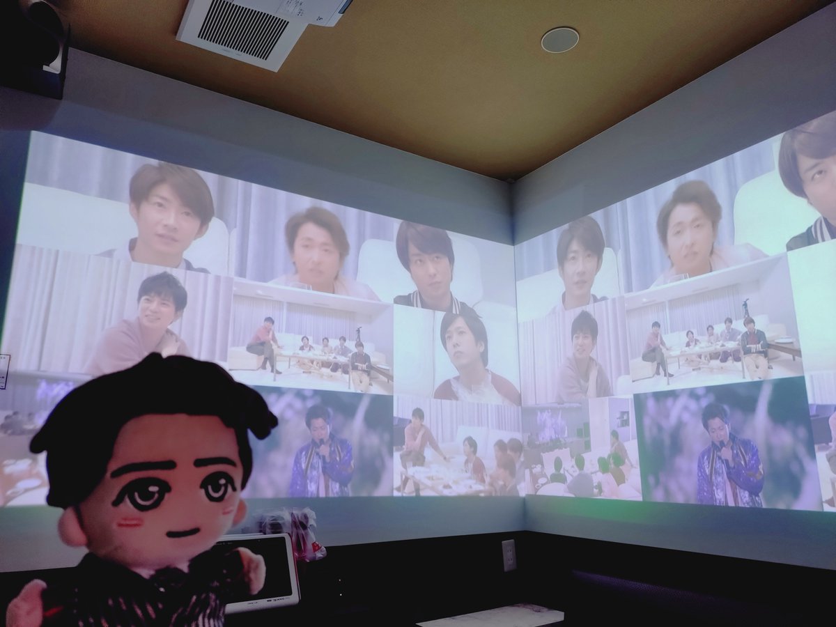 chifuyun's tweet photo. 大野くん、今日はデュアルプロジェクターで、嵐の嵐会を観る嵐会だょ💙❤️❤️💛💜 https://t.co/rCqcuyESMM