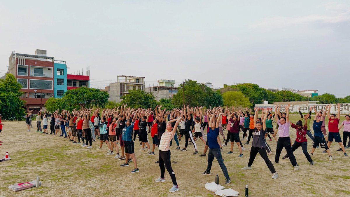 Kamo5555's tweet photo. All Defence Batch 2026 Admission Open. Army, Air Force, Navy, SSC GD, Delhi Police, UP Police, Home Guard व Railway Group D Physical की तैयारी एक ही जगह�� अनुभवी प्रशिक्षकों के साथ Complete Physical Training। Kanpur Defence Physical Academy, https://t.co/s1USY2VqBw