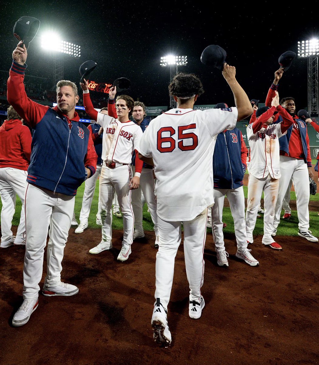 BostonStrong_34's tweet photo. Last game at Fenway in 2026? Hopefully not. https://t.co/Bs5wtFWI7W