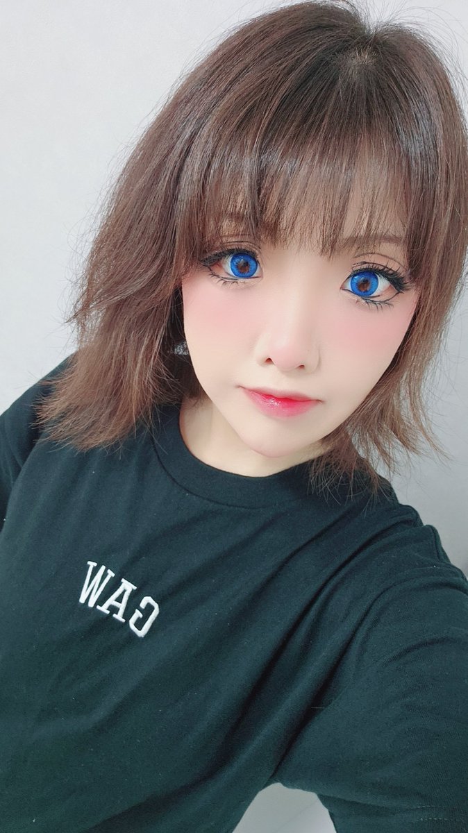_shou_12's tweet photo. 今日のメイク😆
新しいまつげ使ってみた
けっこお気に入り‼️
GAWシャツ着ちゃった🐺www
さて
行ってきます👋 https://t.co/vyOjbWxhKk