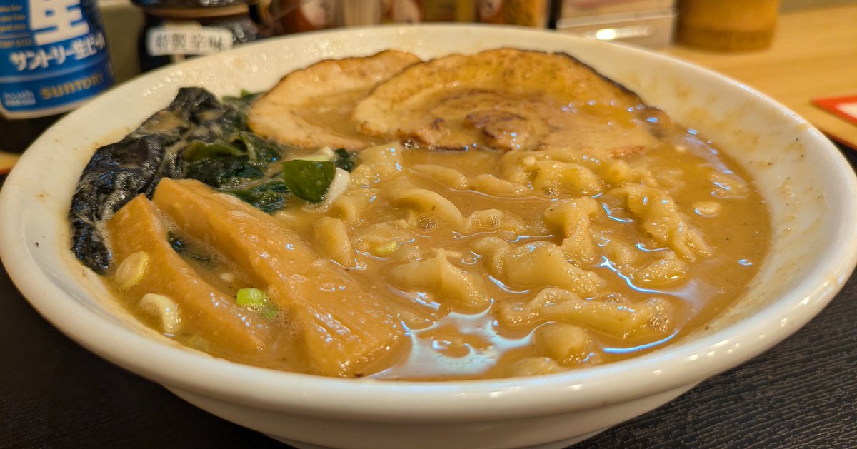 toitsu_5's tweet photo. このラーメン屋さんのせいで､
他の海老味噌󠄀ラーメンが食べれなくなった。

めちゃくちゃ旨い。
この海老味噌󠄀ラーメン

(自家製麺 大輝） https://t.co/DLI6sBXDVi