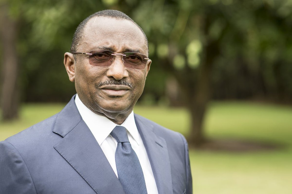 MaadjouDT's tweet photo. C’est avec un cœur lourd, doublé d’une immense tristesse, que j’apprends le décès de Sidya Touré, ancien Premier ministre et président du parti UFR. J’ai eu la chance de l’interviewer pendant plusieurs années, du temps où nous étions à Nostalgie, dans l’émission « Africa 2015 ».

Sidya Touré parlait avec franchise. Il disait ce qu’il pensait, sans faux-semblants. C’était un homme fier, qui souhaitait profondément voir notre pays se développer.

Sa capacité intellectuelle était remarquable. Il savait analyser les situations avec lucidité et proposer des solutions pertinentes pour engager la Guinée sur la voie du développement et la sortir de la pauvreté.

Par sa parole libre, son courage et son engagement politique, il a aussi contribué au rayonnement de la démocratie en Guinée.

En 2022, il a quitté la Guinée pour s’exiler en Côte d’Ivoire après avoir vu sa résidence de la Minière lui être retirée par le patrimoine bâti.

Un grand Homme s’éteint. Je prie le bon Dieu de l’accueillir au paradis. Amine.