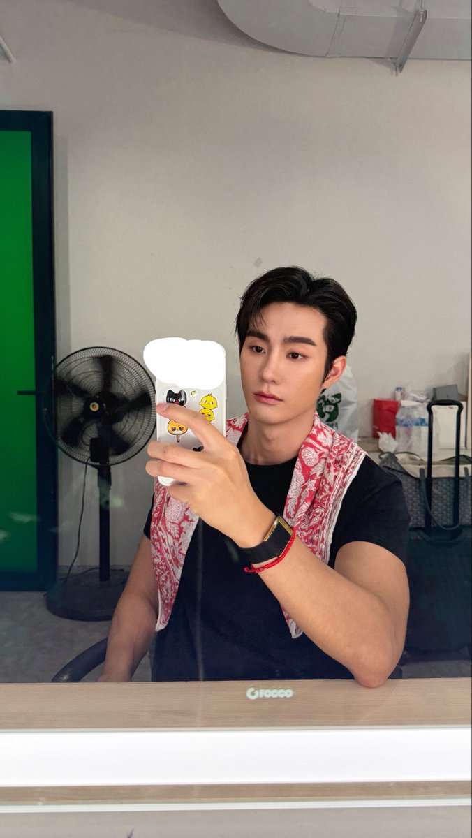 fforcejs's tweet photo. ก่อนทำงาน VS หลังทำงาน https://t.co/2QQBxwRs0T