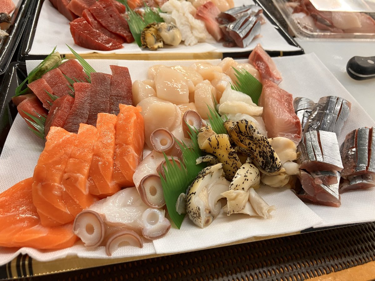 Osashimi0705's tweet photo. お得意様遠慮なさらずお気軽に御予約承り致します
生ほたて超プリプリ旨味最高
肉厚ほっき・活つぶコリコリ甘い磯の風味豊か
貝尽くし https://t.co/JEopmvskN3