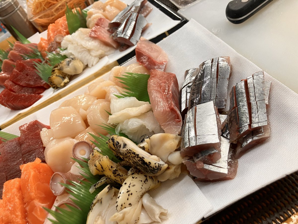 Osashimi0705's tweet photo. お得意様遠慮なさらずお気軽に御予約承り致します
生ほたて超プリプリ旨味最高
肉厚ほっき・活つぶコリコリ甘い磯の風味豊か
貝尽くし https://t.co/JEopmvskN3