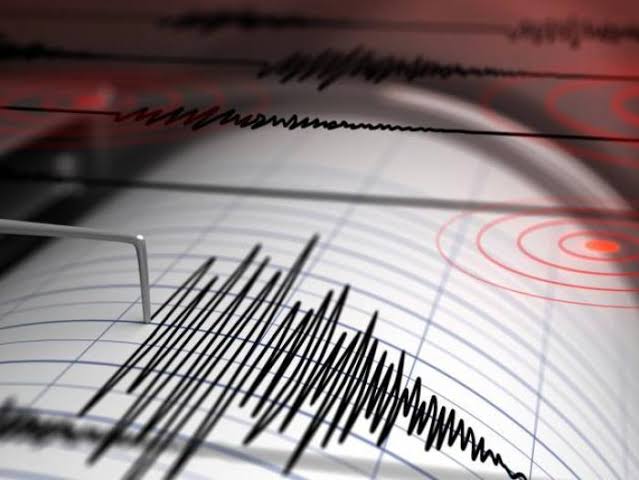 teleSURtv's tweet photo. 🚨Un terremoto de magnitud 7,0 sacudió las Islas de la Lealtad, en Nueva Caledonia. El epicentro se ubicó a 68 km al este-noreste de Tadine. https://t.co/qreM0XM8ct