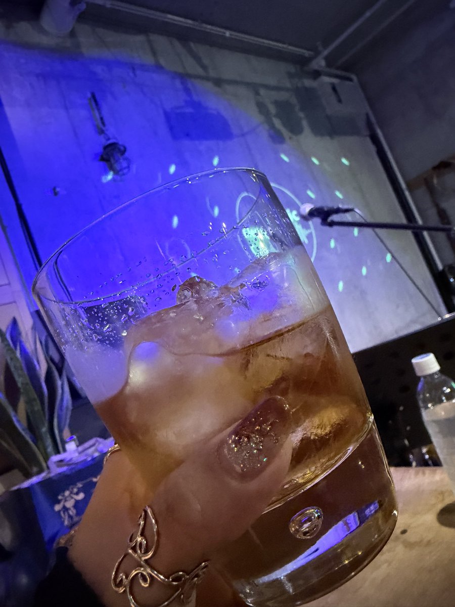 gloveu_sdr's tweet photo. 昨日の深酒。帰ってからまあまあ酔いが回っててダメでしたわ……帰り道しゃっくり止まんなくなってから変な回り方しだしてた感
とりあえず酒がうまい。 https://t.co/yCieaqBo00