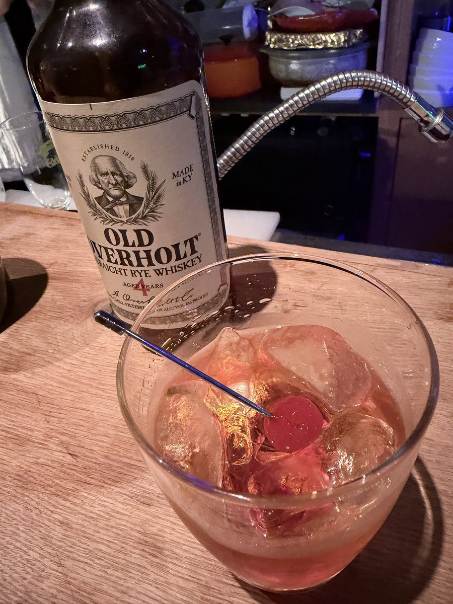 gloveu_sdr's tweet photo. 昨日の深酒。帰ってからまあまあ酔いが回っててダメでしたわ……帰り道しゃっくり止まんなくなってから変な回り方しだしてた感
とりあえず酒がうまい。 https://t.co/yCieaqBo00