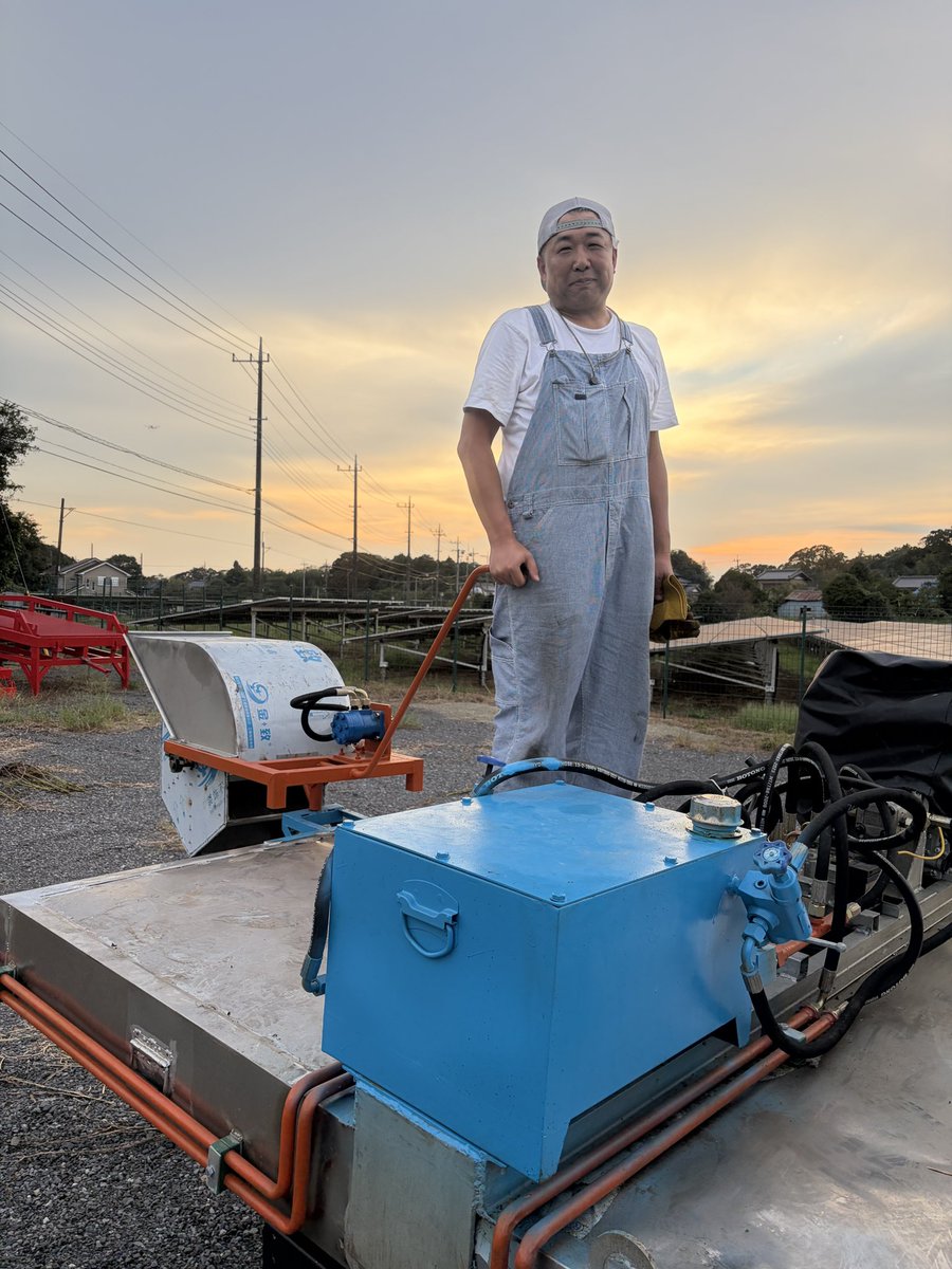BeeBoat2024's tweet photo. 遂に到着、ツルノゲイトウを一網打尽に！軽量でしかも超浅瀬にも入れる専用の試作マシンが遅れましたが到着。現在組立中です。デカくて高額なマシンでは入れない浅瀬も、これで水辺の刈り取りがスムーズになれば、と言うわけで、新しくチャレンジします。
茨城県発‼️そして千葉県、やがて全国へ、まずは、新利根川と手賀沼漁協からテストの予定です。

BEEではレスキュー用ゴムボートから浮きフロートまで、
全て即納‼️引取に来てもらうとお渡し、また、災害復旧などの場合には現地へ配達、使い方説明もいたします。
水辺のこと、何でも対応しています。

現在、実物は茨城県稲敷市のBEE倉庫にあります。
080-5035-9898

#ツルノゲイトウ回収
#BEEボート