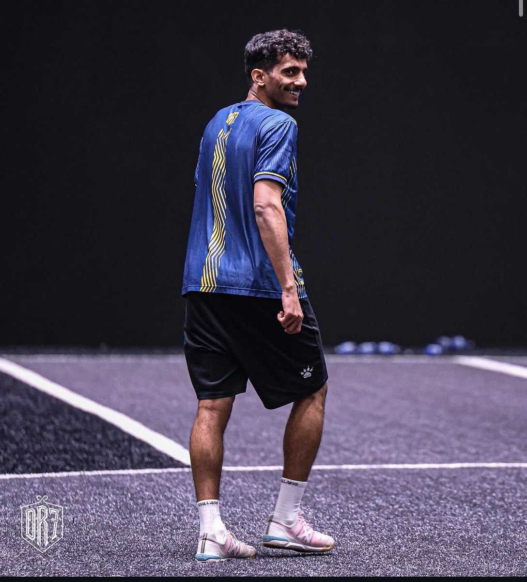 Drb7h1's tweet photo. الحمدالله اني وثقت في الله عز وجل ثم في لاعبيننا ومدربنا عاصم الوفي والقادم افضل 🏆
كلهم يدورون رد الثار ولكن @DR7TEAM_ 
مو بشي السهل فيه رجال صعب وصفهم💪🏻
اختصاصهم الميدان 🔥 https://t.co/pLz9ux73SN