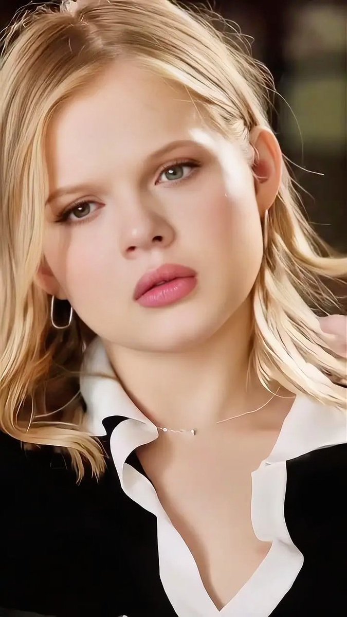 RenyBencyrai5's tweet photo. Full Name: Coco Lovelock
Date of Birth: 1999
Age: 27 years (as of 2026)
Birthplace: United States 🇺🇸
Nationality: American
Profession: Actress &amp; Model
Marital Status: Unmarried
Physical Appearance
• Height: Approx. 4'10" (147 cm)
• Weight: Around 45–50 kg
• Eye Color: Brown https://t.co/i3wEJYWgz4