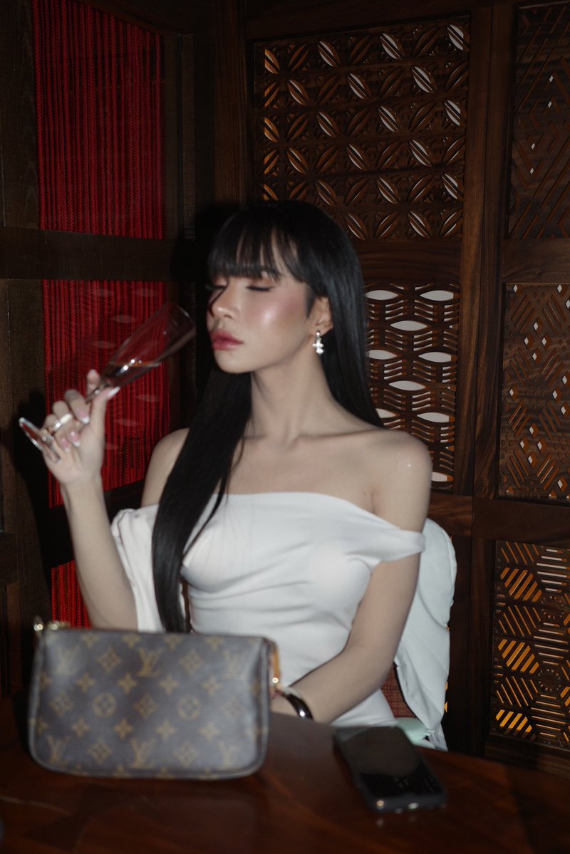 LashawnaMo3bvr's tweet photo. #Kuwait #Ladyboy_Kuwait https://t.co/Eg7zZBHKgD
