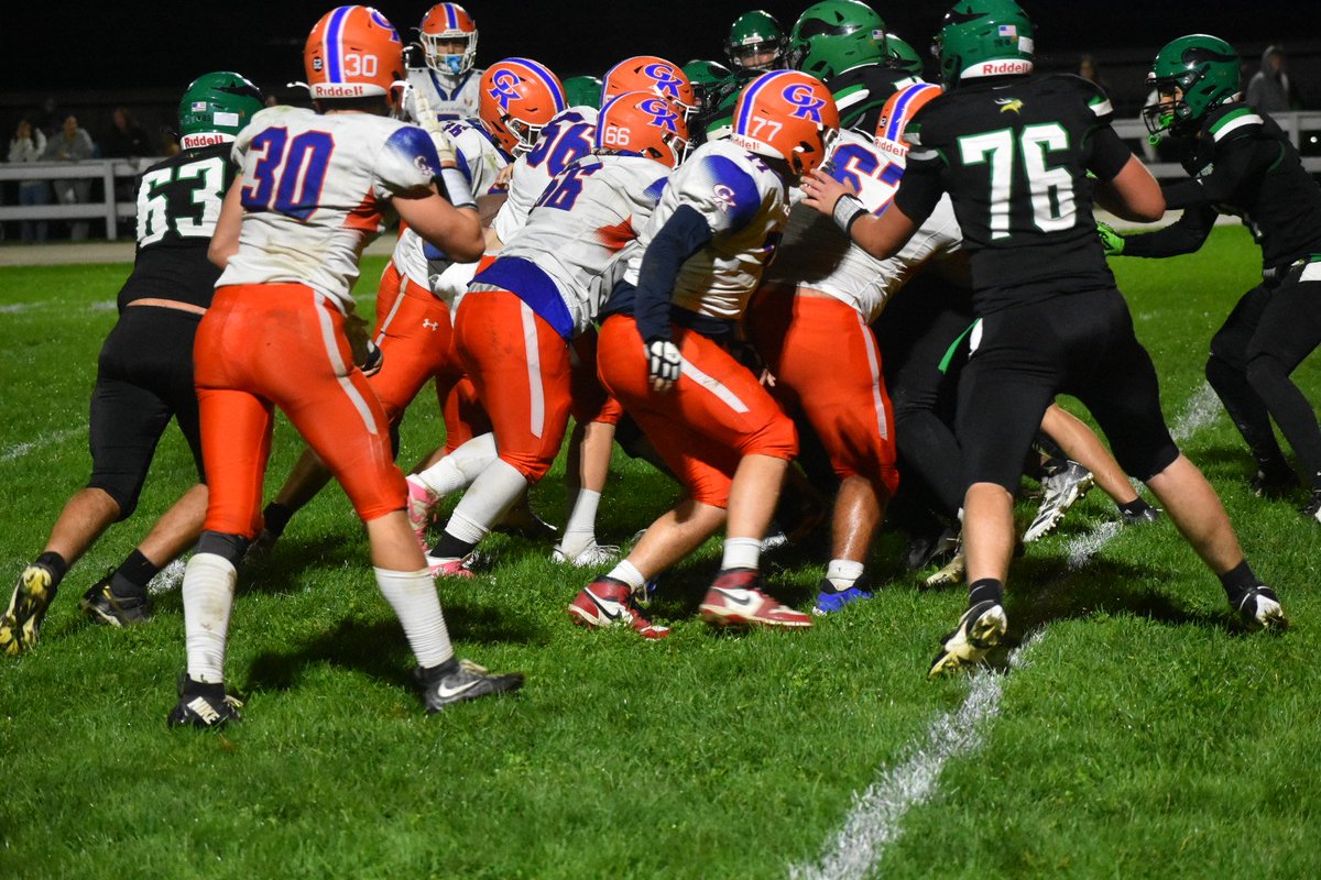 GKCogsAthletics's tweet photo. GK comes up 1 yard short on 4th and goal from the 2-yard line. North Boone takes over just outside their own goal line leading 20-14 with 8:10 to play in the game. https://t.co/64lUFmuD3g