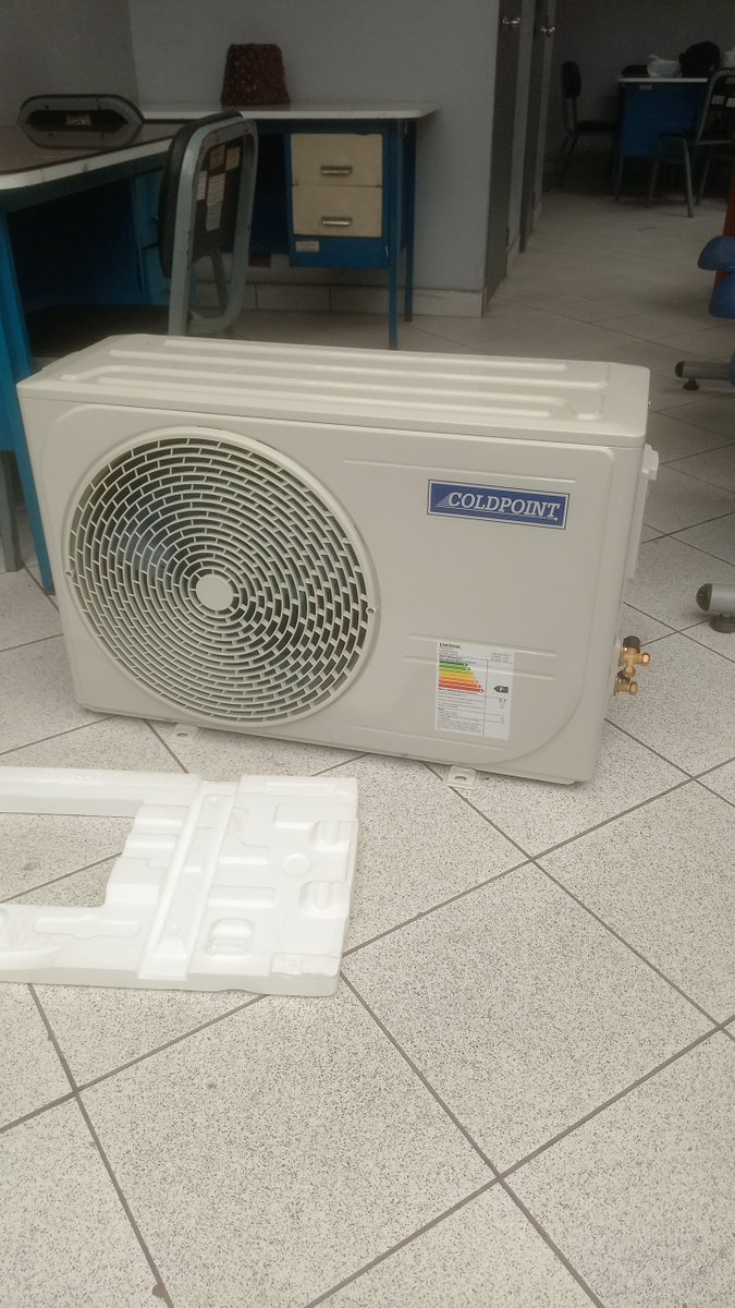 SigProyectos's tweet photo. Instalación de un aire acondicionado Cold point de 18 BTU R 410 y configuración de un tablero eléctrico https://t.co/LlcpY8jGvp