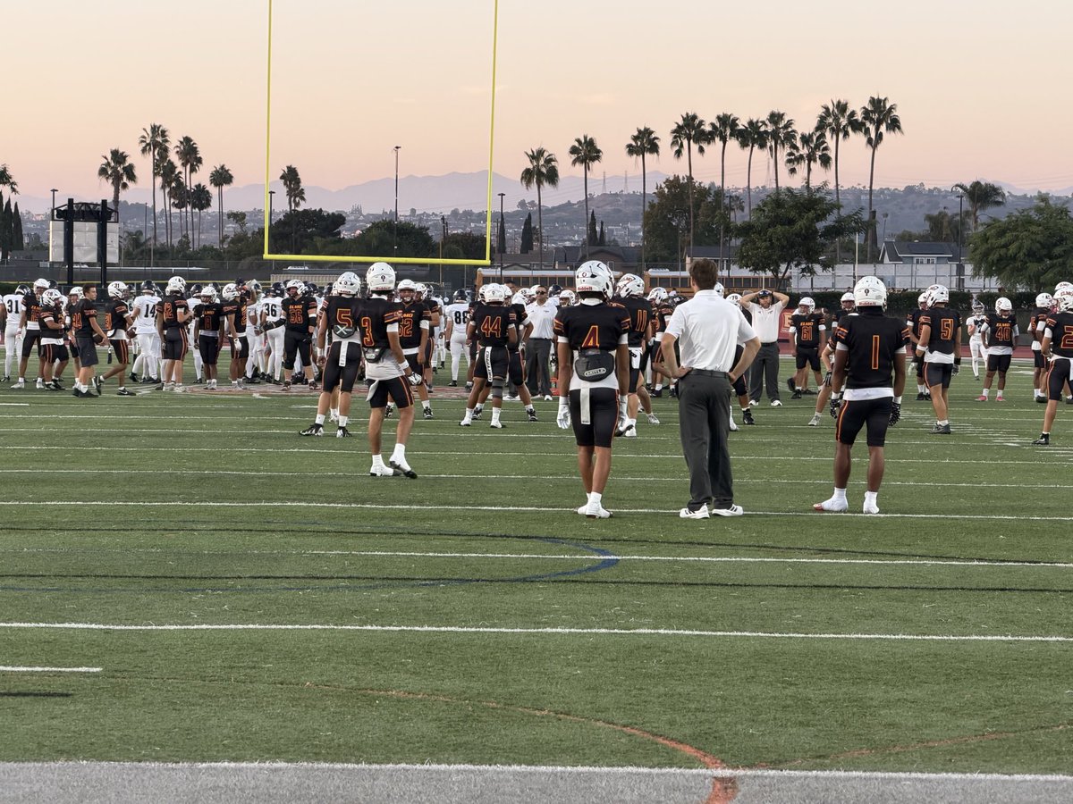FernandoMDonado's tweet photo. Tuning up little details!
@OCSportsZone 2026 🏈 #FNL #WeekFIVE @THHSMustangs 🩶💙🆚 @elmodenafb ❤️💛 from Fred Kelly Stadium.
Coverage coming on our FREE website https://t.co/fNSrRvzDg7
@TimBurtIrvine @ElMoAthletics @TrabucoHillsAD
📸©️: @FernandoMDonado, For OC Sports Zone https://t.co/Ji0dL7MqHC