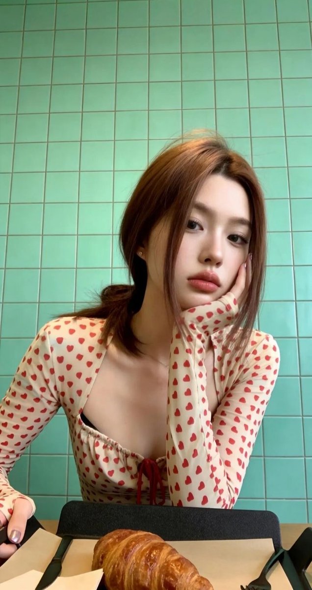 gilsnan's tweet photo. 本人女生，03年， 找个线下男搭子，聊骚，口嗨的不要 #深圳 #女大 #交友 https://t.co/w0kDtSo2cL