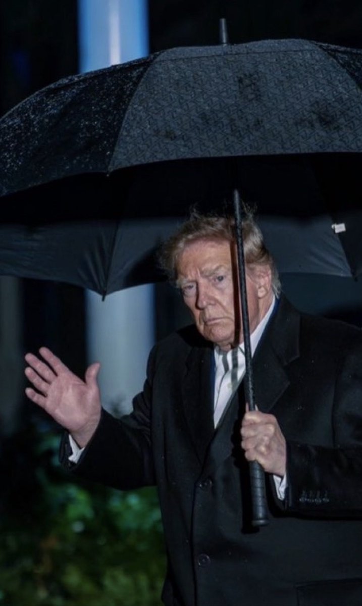 RpsAgainstTrump's tweet photo. NEW: Trump’s approval rating drops to 37% in a WSJ poll, the lowest of any president heading into a midterm election in Journal polls dating back to 1990 https://t.co/hUYX15KKmg