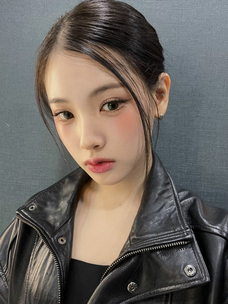 myykoi's tweet photo. 데뷔초얼굴존나취향이라맘이힘들다 https://t.co/ndHdk262DN