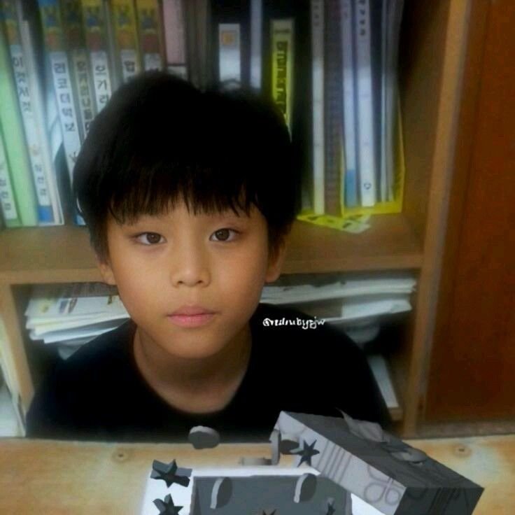 noapjw's tweet photo. semua love language diborong jeongwoo😭

katanya, jeongwoo waktu kecil jg sering bikin bracelet dari beads dan loombands kaya gini🥰, dia bikin terus dikasih ke keluarganya, HOW CUTE🥺, tiap hari selalu dikasih TMI gemes dari anak baik..

jd pengen main lg, beli dmn ya😭 https://t.co/hy4BgaR1DV