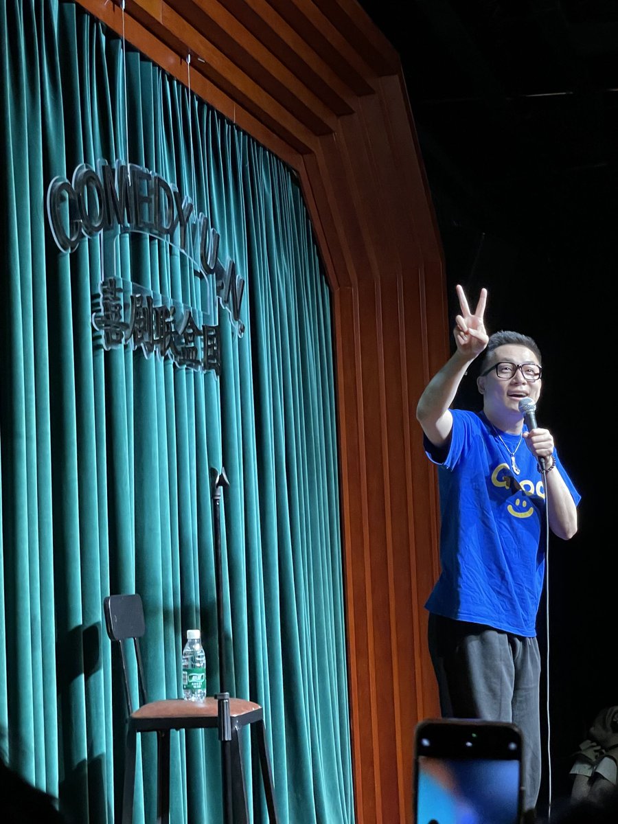 EleneManciuu's tweet photo. Just killed a joke about my mom calling me at 2am to lecture me on recycling. Entire audience gasped… then yelled “same!” #standuplife， https://t.co/q4EEs58TYi