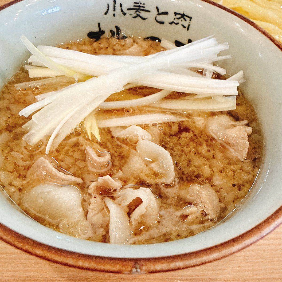 Gamushara_04's tweet photo. あつもりできます!
今日も モリモリ食べて 1日過ごしましょう😊✨️
#我武者羅 #つけ麺 #新宿御苑 #あつもり
#menu #Rocket Now https://t.co/4rplfiMpph