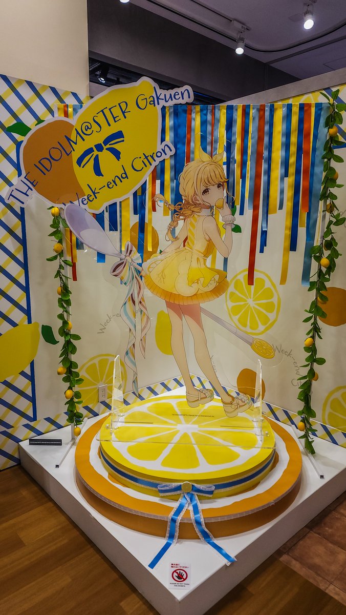 rroossyypp's tweet photo. ハツボシストア開店凸でウィークエンドシトロンセット購入🎉
本日の日直＆テーマ担当のことね、可愛すぎ https://t.co/CMTHCokiYQ