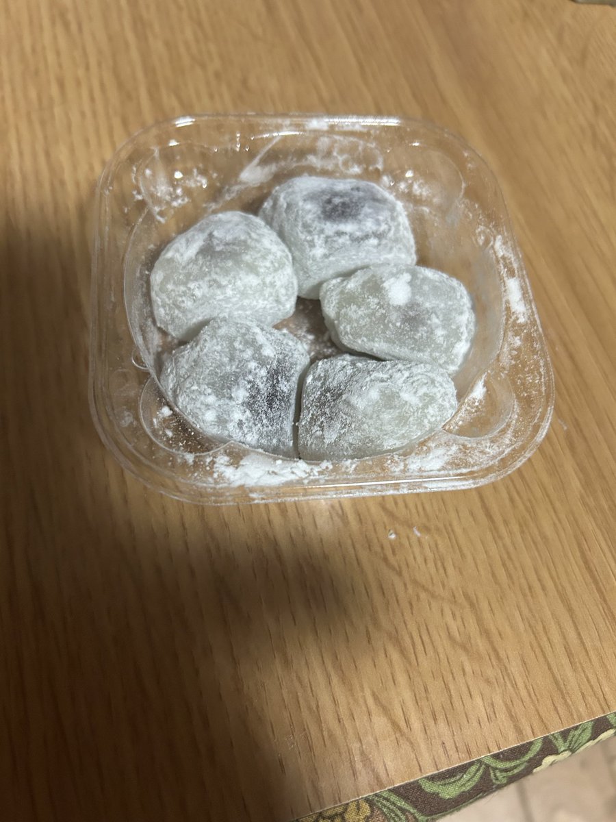 IdSakuya's tweet photo. 月見団子🍡の代わりにあんころ餅 https://t.co/jOiQf2ujHt