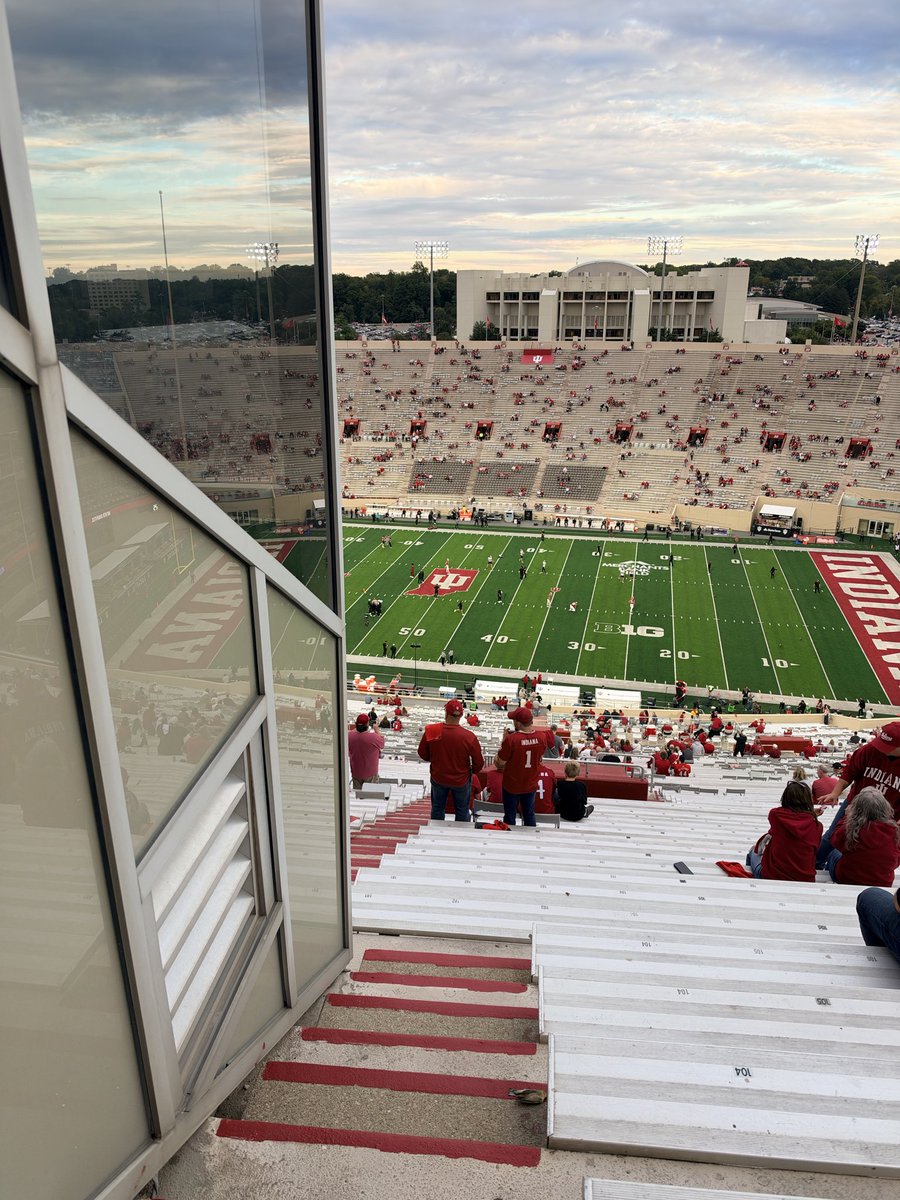cfbcampustour tweet picture