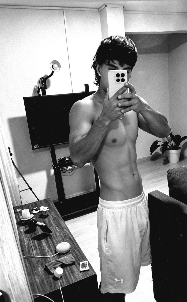 SirsModels's tweet photo. Modelo fitness 
#model #fitness #men https://t.co/g9tC7wLK6R