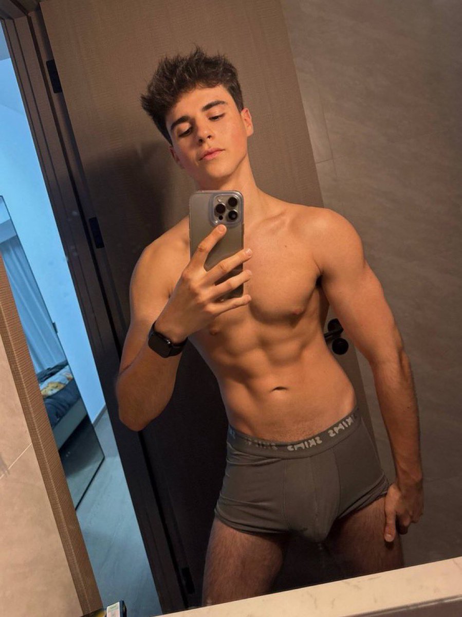 SirsModels's tweet photo. Modelo fitness 
#model #fitness #men https://t.co/g9tC7wLK6R