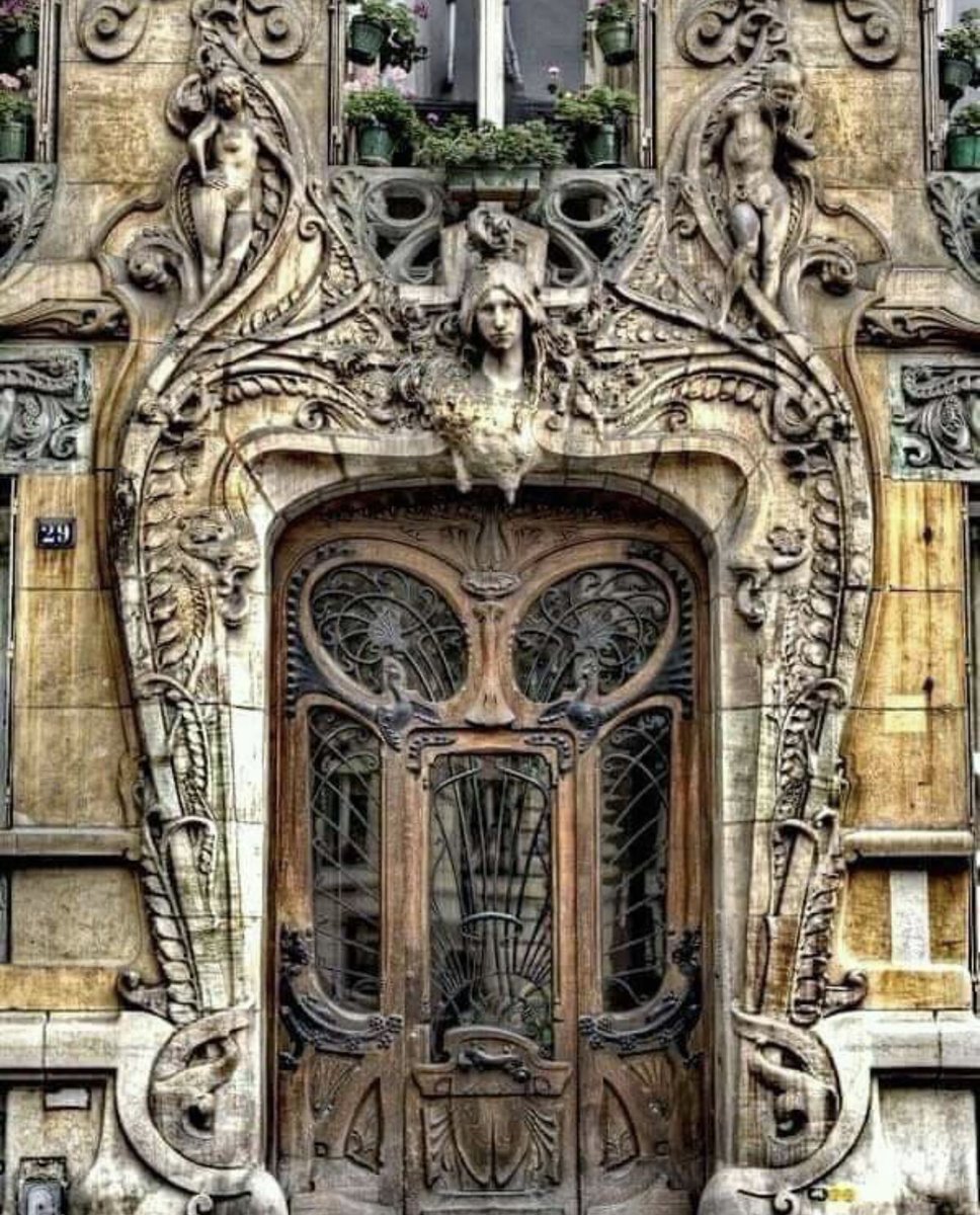 BrianRoemmele's tweet photo. Door at 29 avenue Rapp, Paris. https://t.co/MQAmoCMdBP